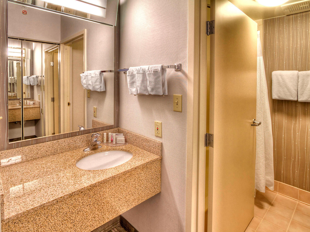 伯灵顿万怡酒店主图