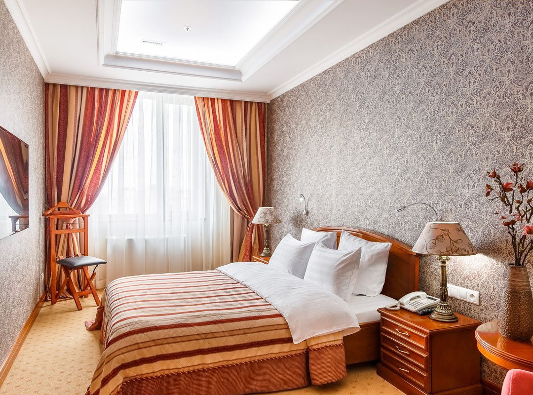 艾瓦伦酒店主图