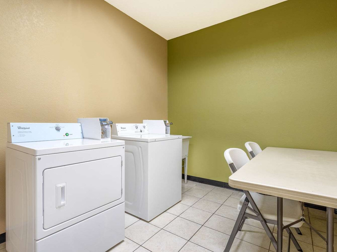 Super 8 by Wyndham Goshen主图