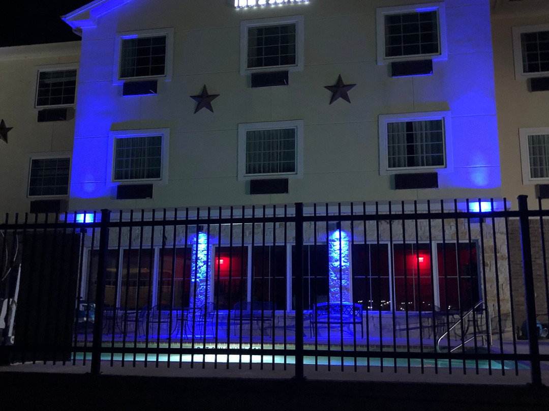 Comfort Inn & Suites主图