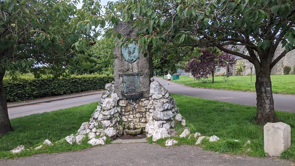 James M Gale Memorial-Milngavie必去景点