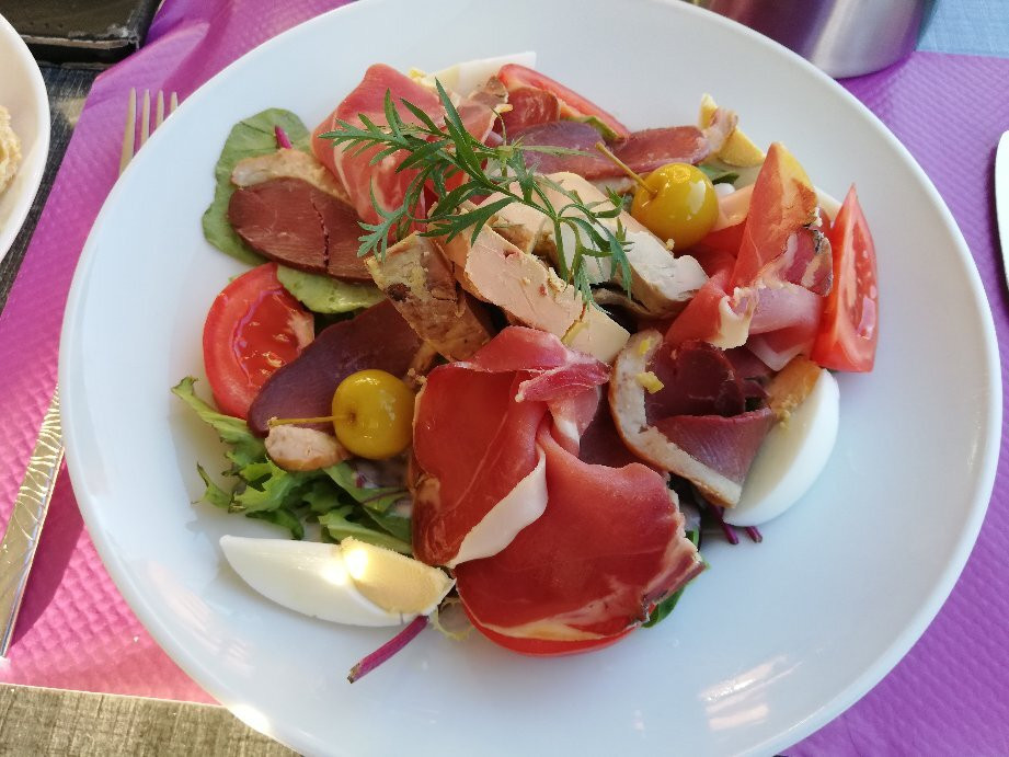 Hotel - Restaurant La Claire Foret主图