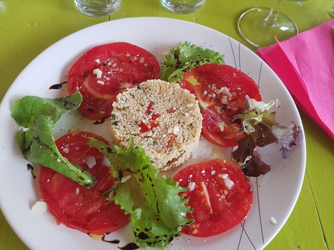 Logis Hôtel les Aubépines主图