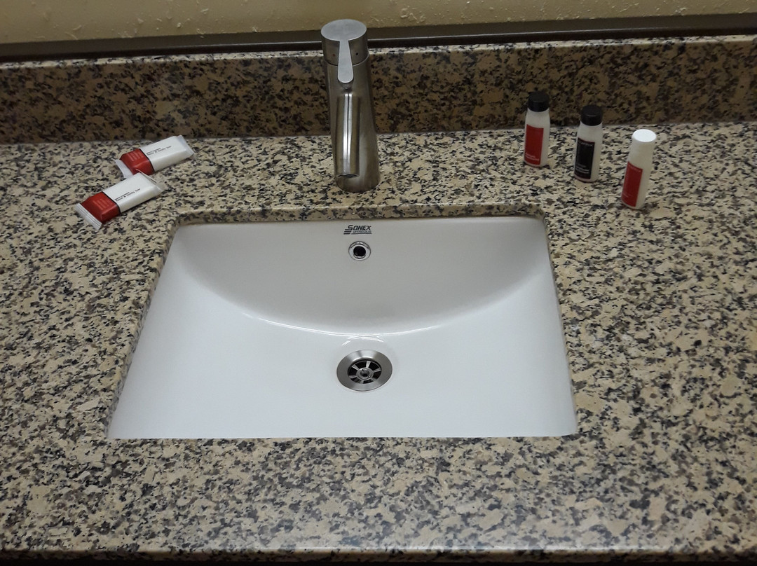 Days Inn By Wyndham Hannibal主图