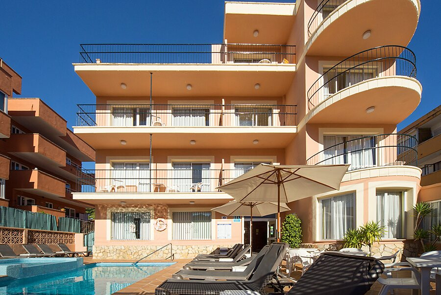 Martinez Apartments主图