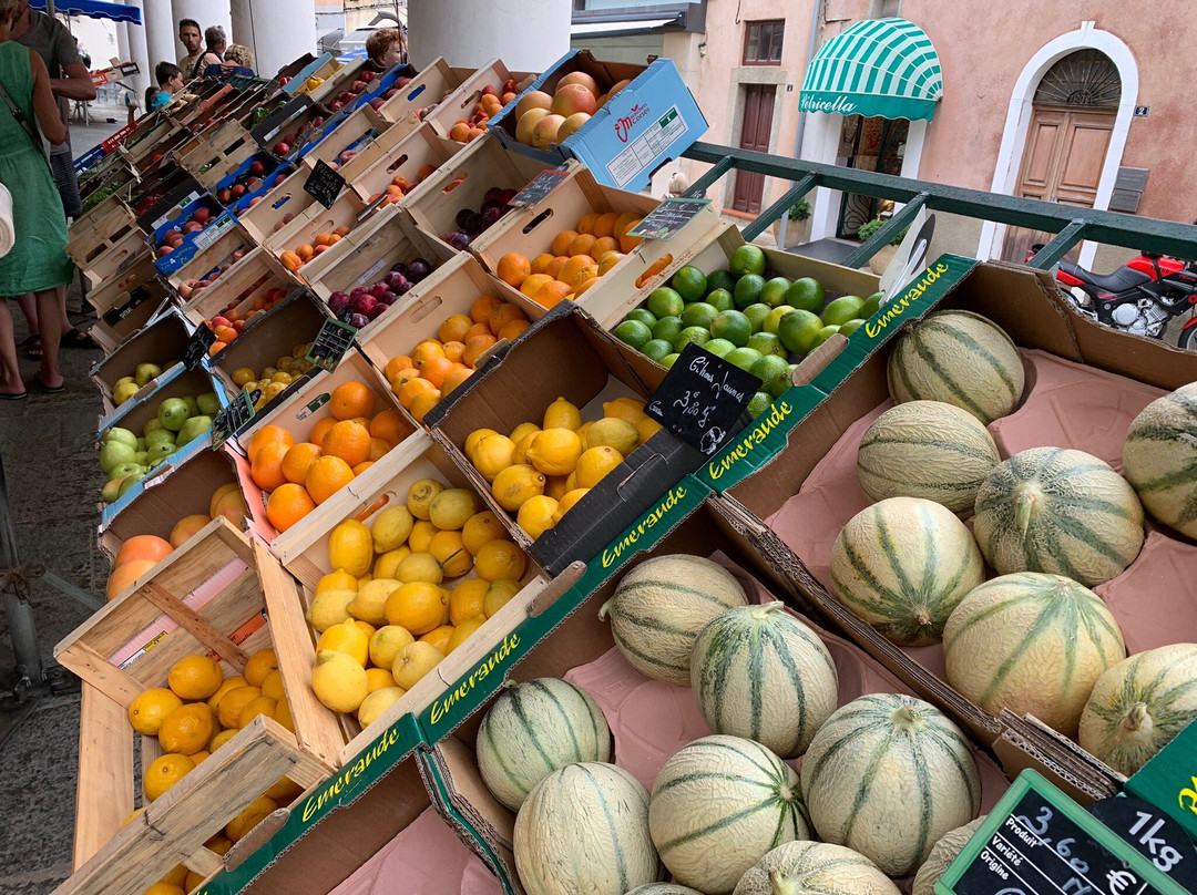 Marché Couvert-Ile Rousse必去景点