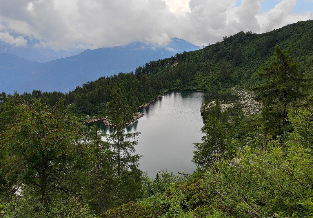 Lago di Vacarsa景点图片