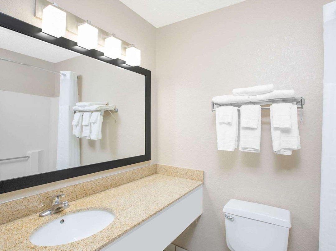 埃姆斯温德姆呗盟酒店主图