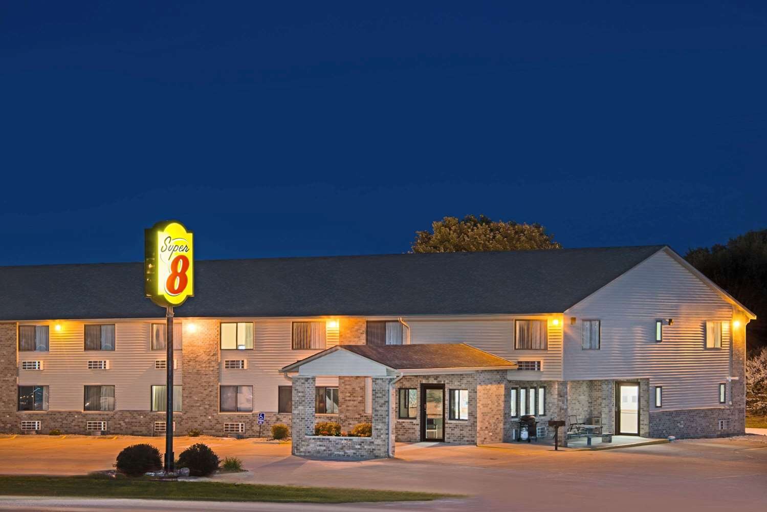 Super 8 by Wyndham Humboldt & Dakota City-官方
