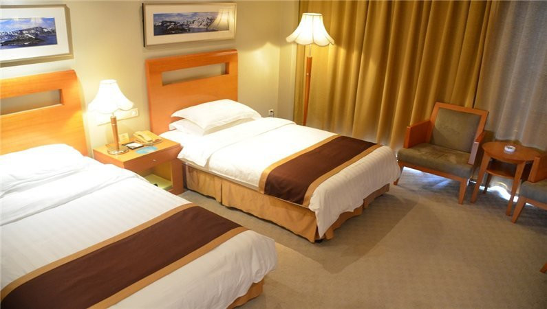 上海浦东临港开元大酒店主图