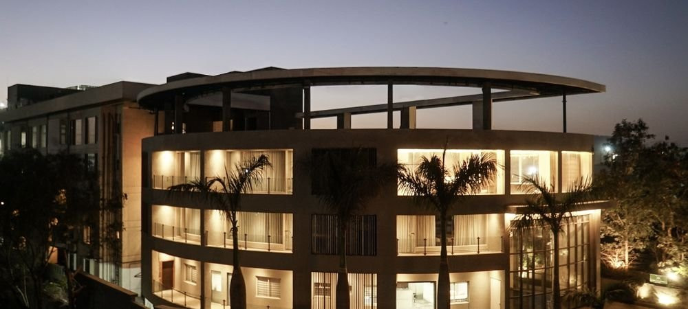 尼拉阿里 行政酒店主图