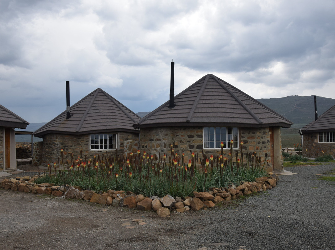 Sani Mountain Escape主图