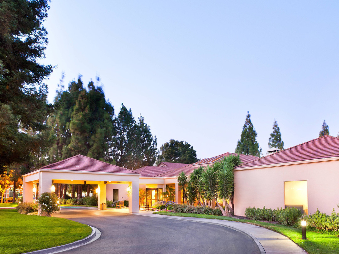 普莱森顿万怡酒店主图