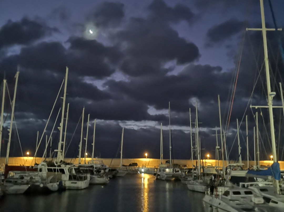 Marina Amarilla Golf-圣米格尔德亚沃纳必去景点