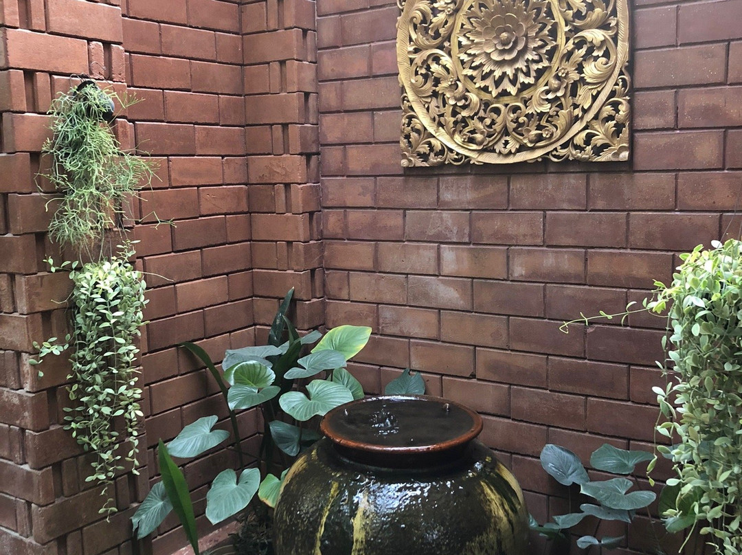 伊拉瓦迪度假酒店主图