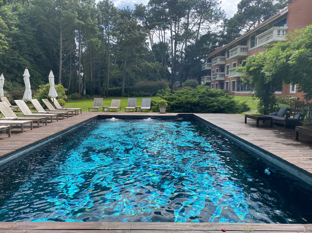 巴拉达斯公园酒店主图