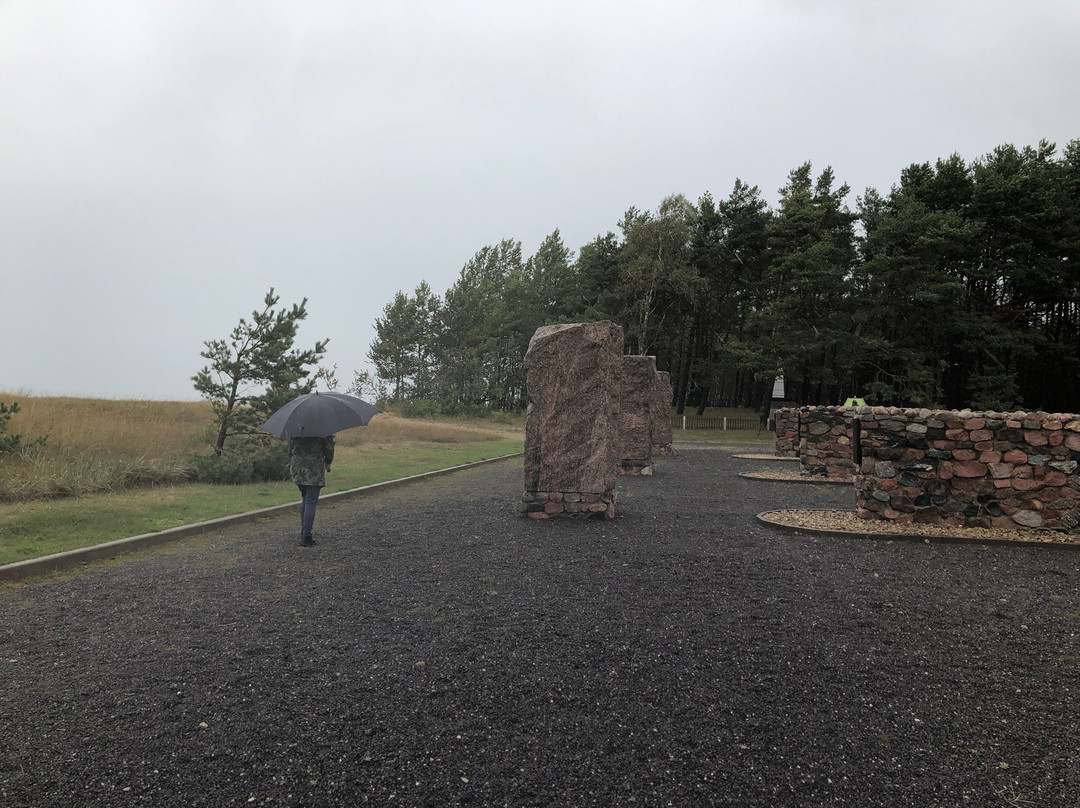 Skede Dunes Memorial景点图片