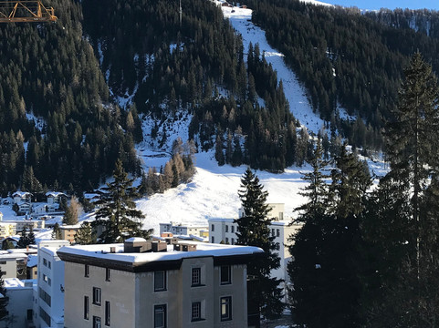 岳罗普酒店主图