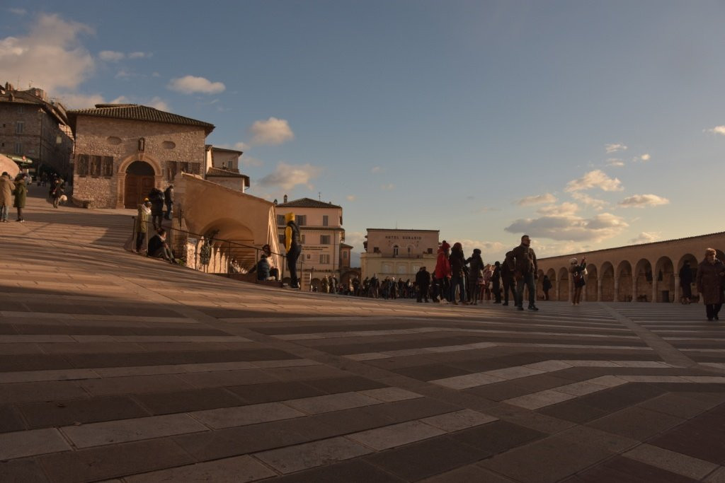 Piazza Inferiore di San Francesco景点图片