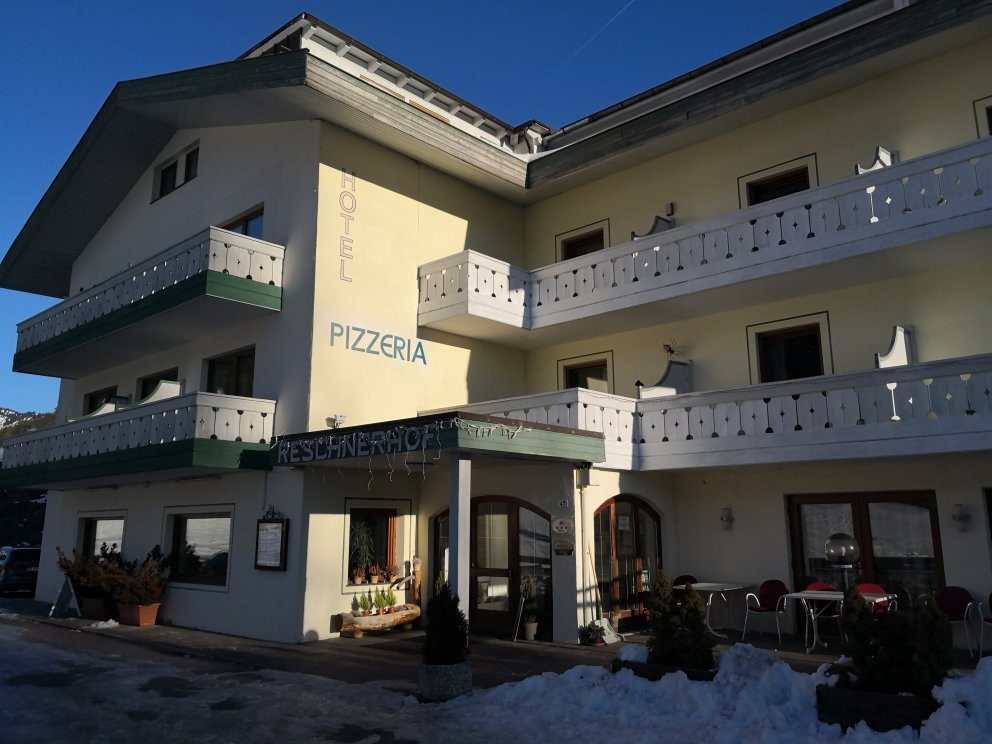 雷斯科奈罗夫酒店主图