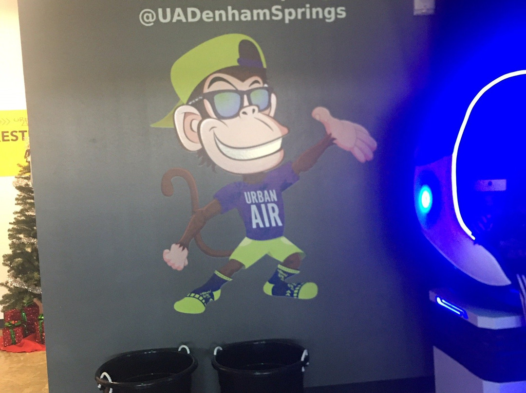 Urban Air Trampoline and Adventure Park-德纳姆斯普林斯必去景点