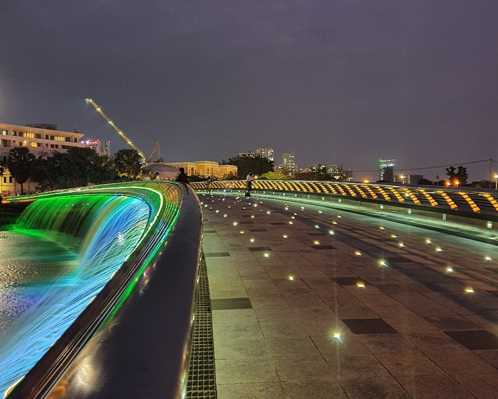 Starlight Bridge (Anh Sao Bridge)景点图片