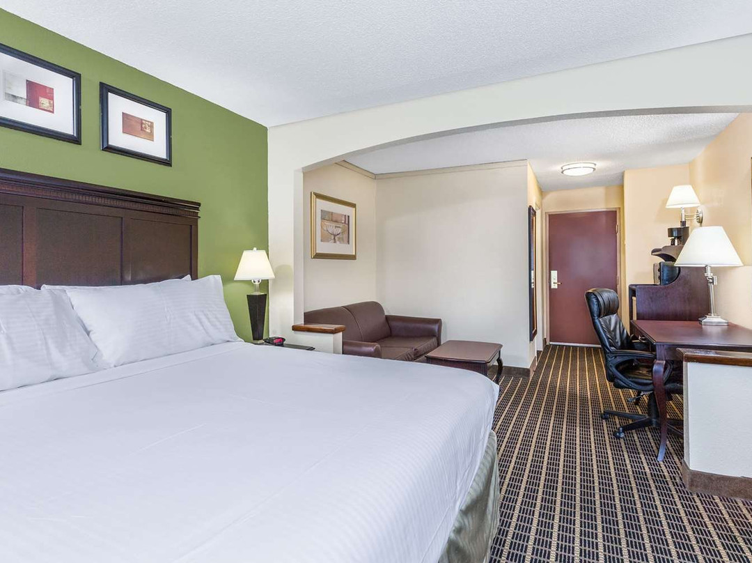 南波士顿快捷假日酒店主图