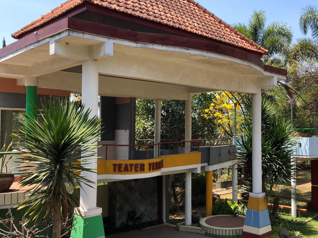 Azaya Hotel Bandungan主图