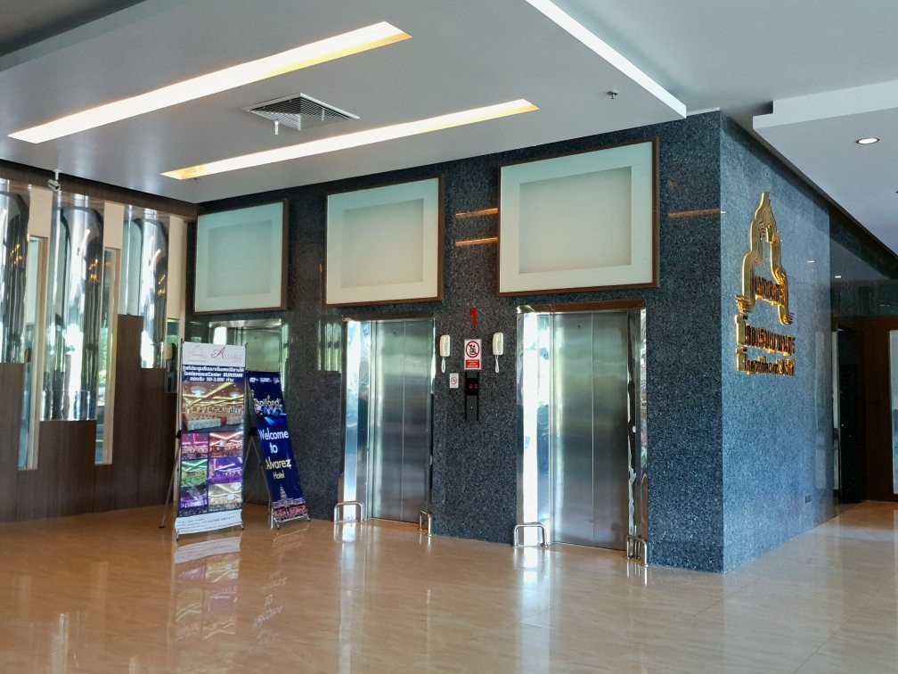 Alvarez Hotel主图