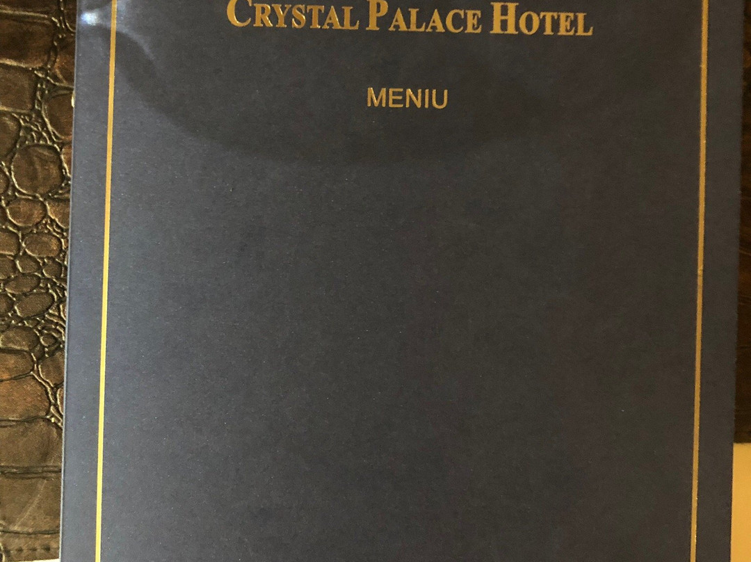 水晶宫酒店主图