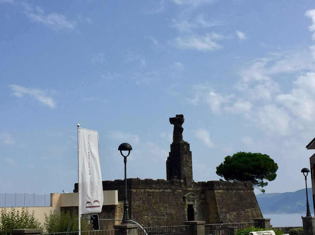 Monumento a Elcano-格塔里亚镇必去景点