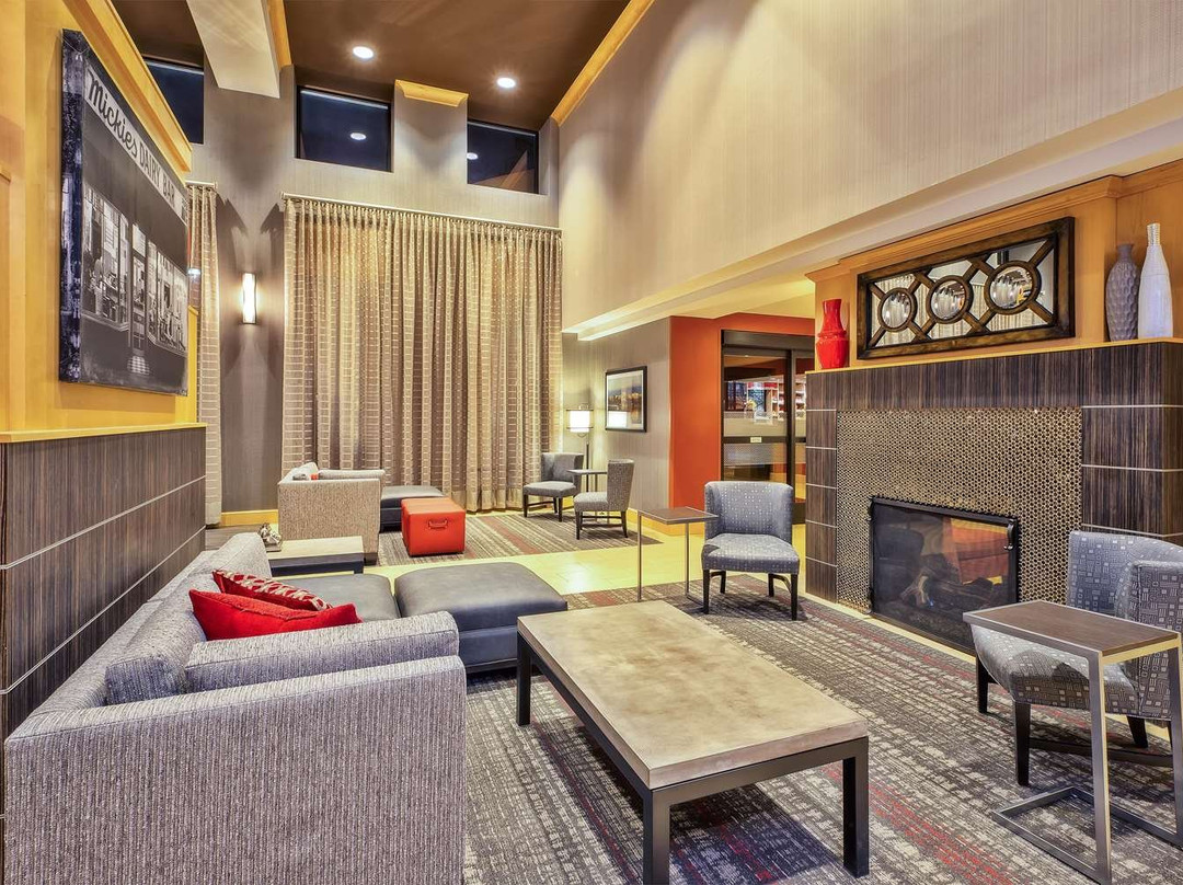 Hampton Inn & Suites Madison-West主图