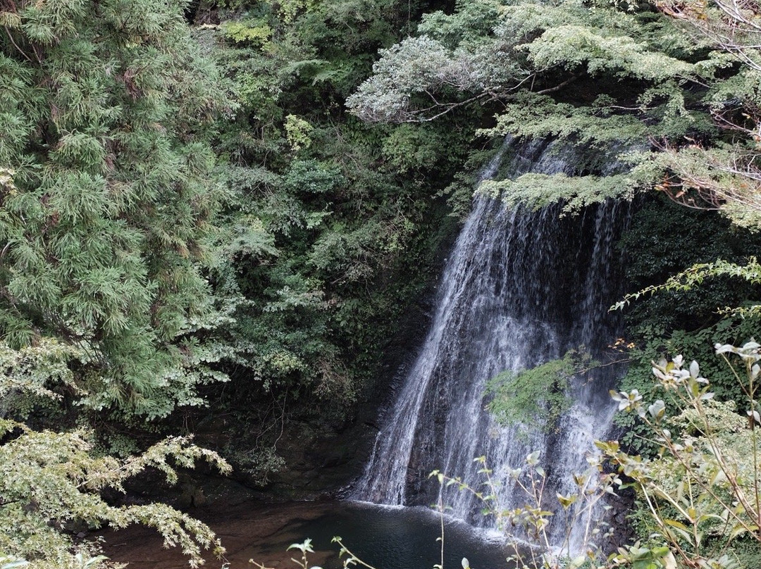 Yomogi Fudodaki Waterfall景点图片