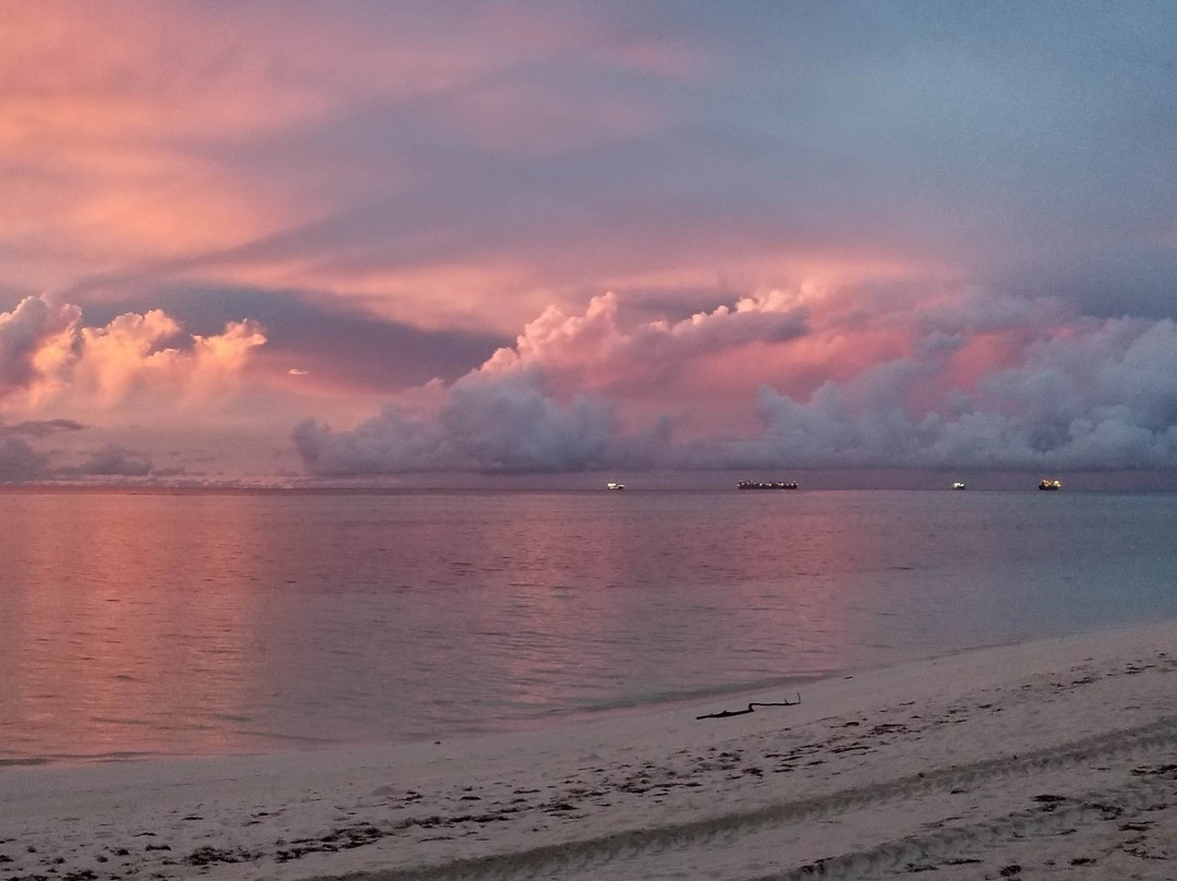 Saipan Beach Hotel主图