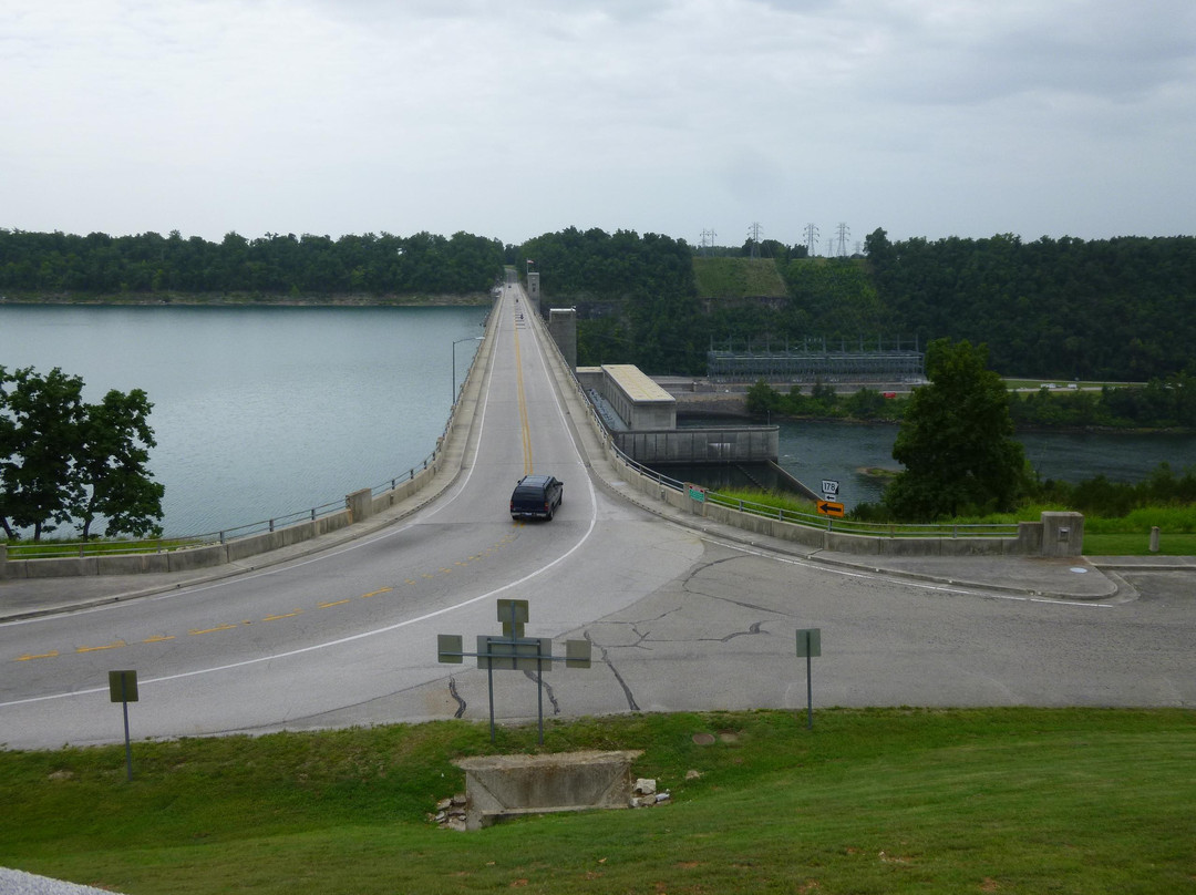 Powerhouse and Dam Tour景点图片