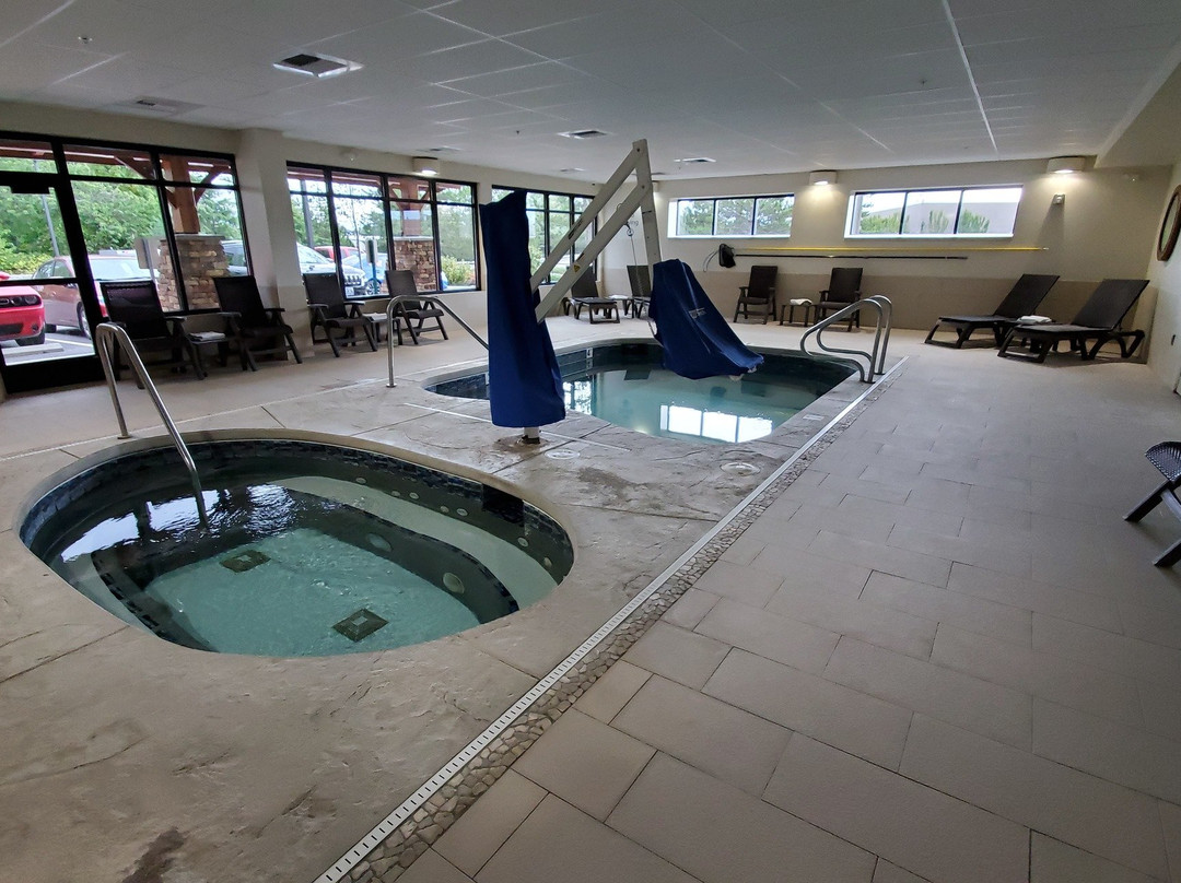 Oxford Suites Bellingham主图