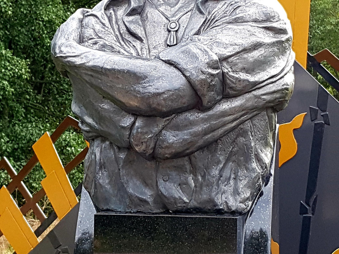 Monument at the Site of the Death of Viktor Tsoi-Tukums必去景点