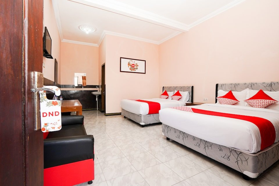 OYO 1048 Rahayu Bromo Hotel主图