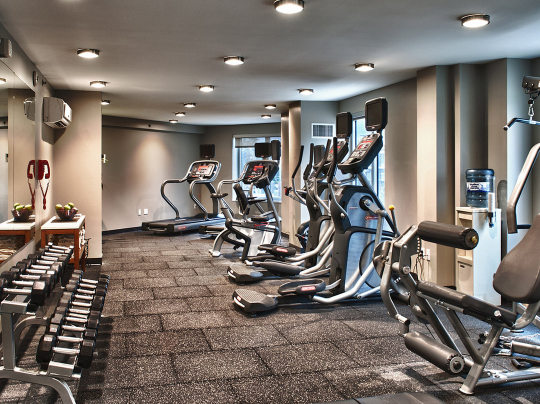 克里夫兰洲际套房酒店主图