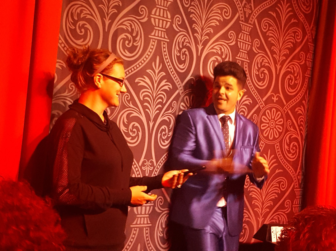 J&B Magic Shop and Theater-New Albany必去景点