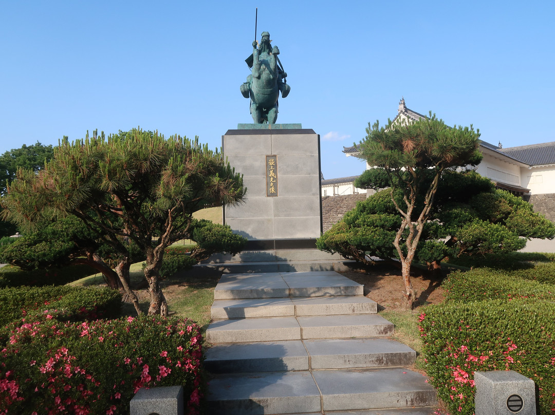 Mogami Yoshiaki Horse-riding Statue景点图片