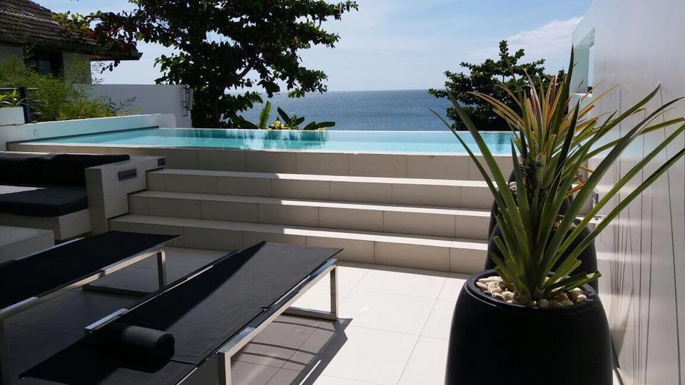 卡塔岩石酒店主图