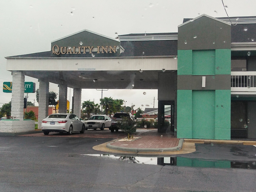 Quality Inn Greenville Near University主图