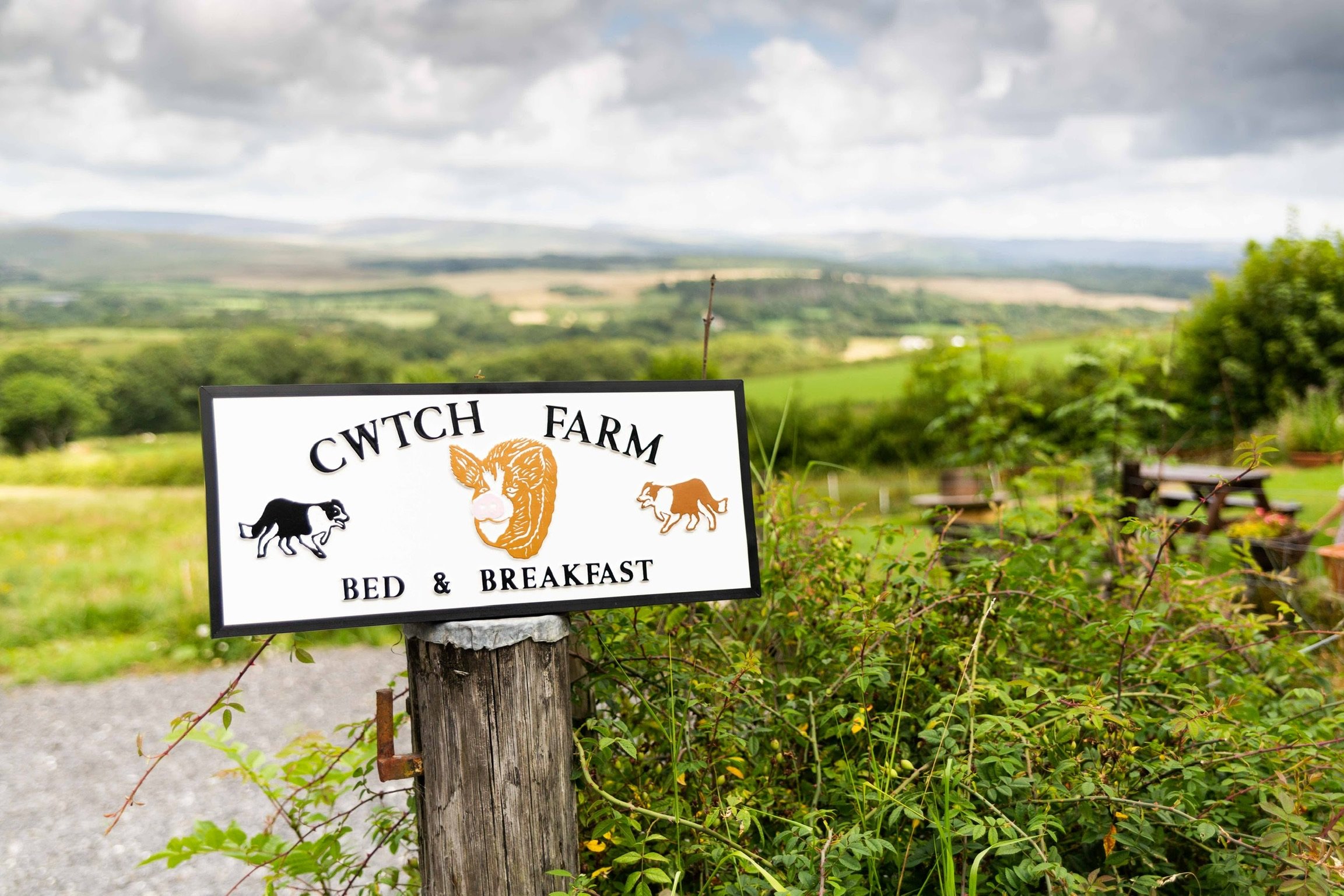 Cwtch Farm Bed and Breakfast-官方