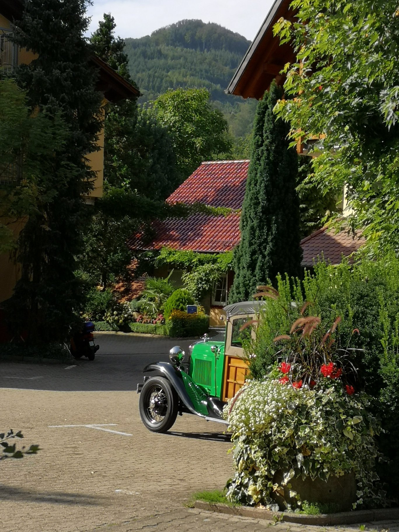 Hotel & Restaurant Linde-官方