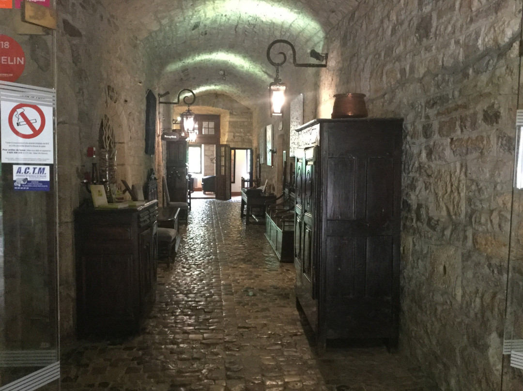 卡兹城堡酒店主图