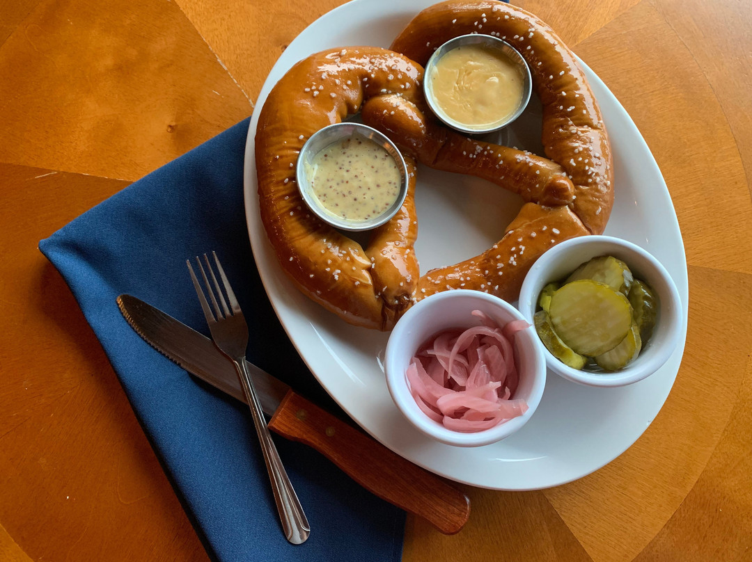 Ellison Bay餐馆和美食-Hugel Haus