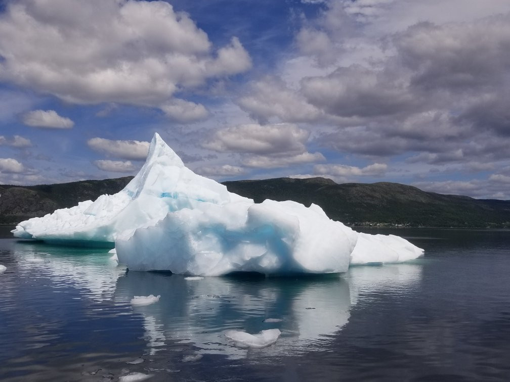 By The Sea Inn & Cafe主图