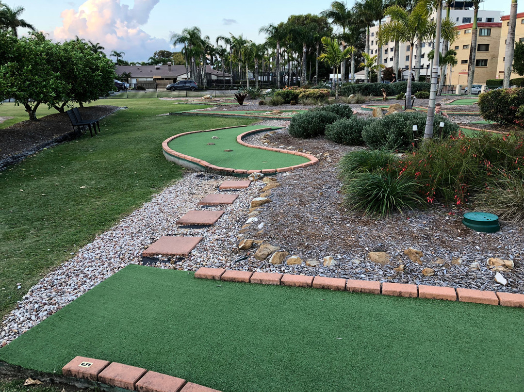 阳光海岸绿洲盛橡度假酒店主图