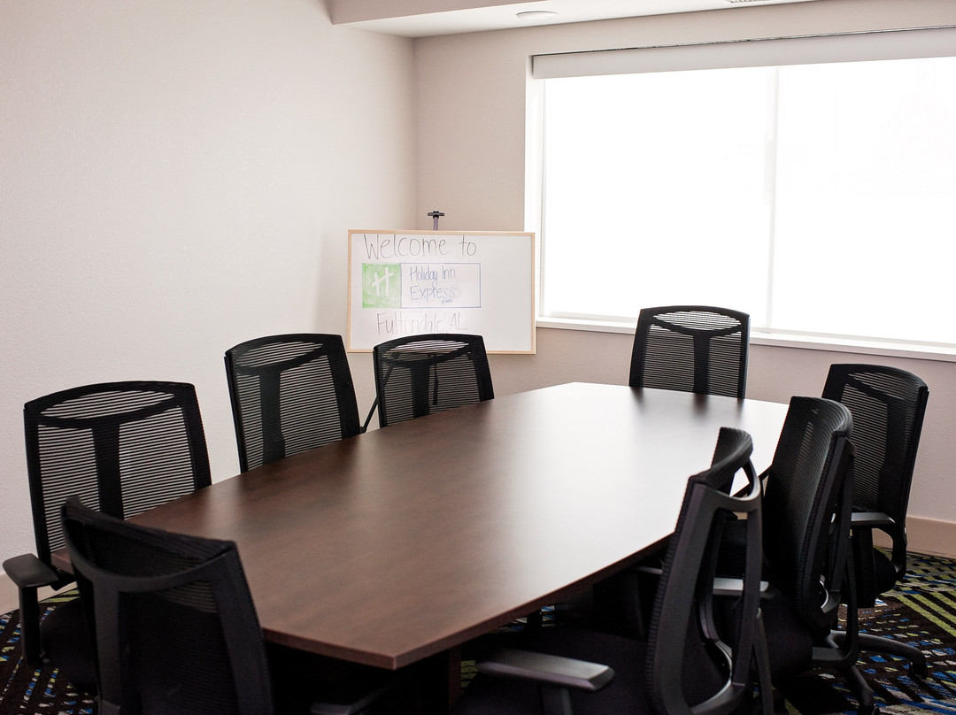 Holiday Inn Express & Suites Birmingham North - Fultondale By IHG主图